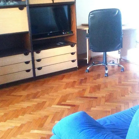 Διαμέρισμα Odlican Apartman Za Vise Osoba U Blizini Grada